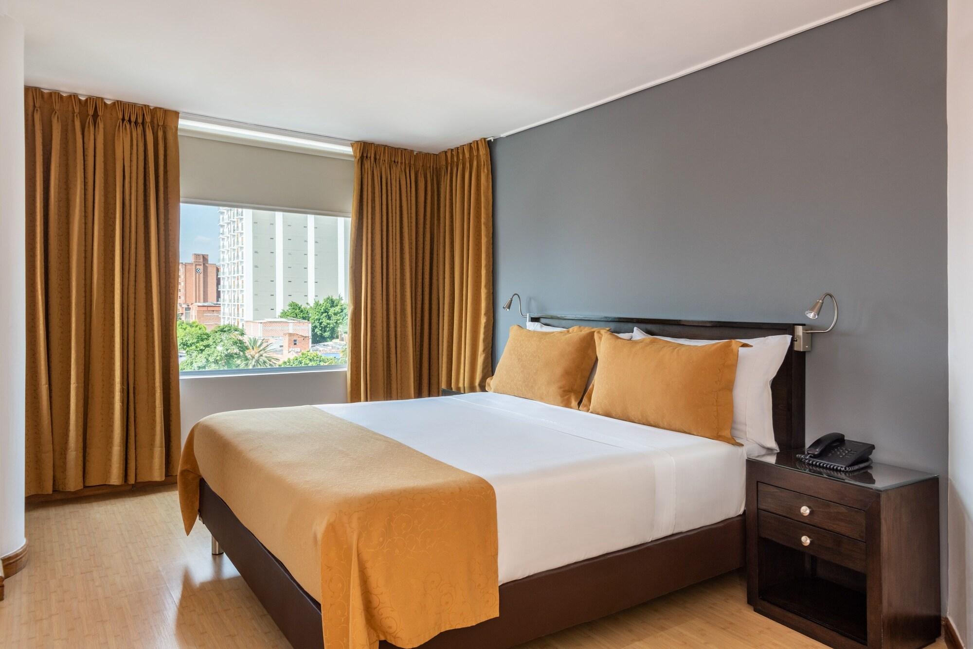 Hotel Egina เมเดยิน ภายนอก รูปภาพ