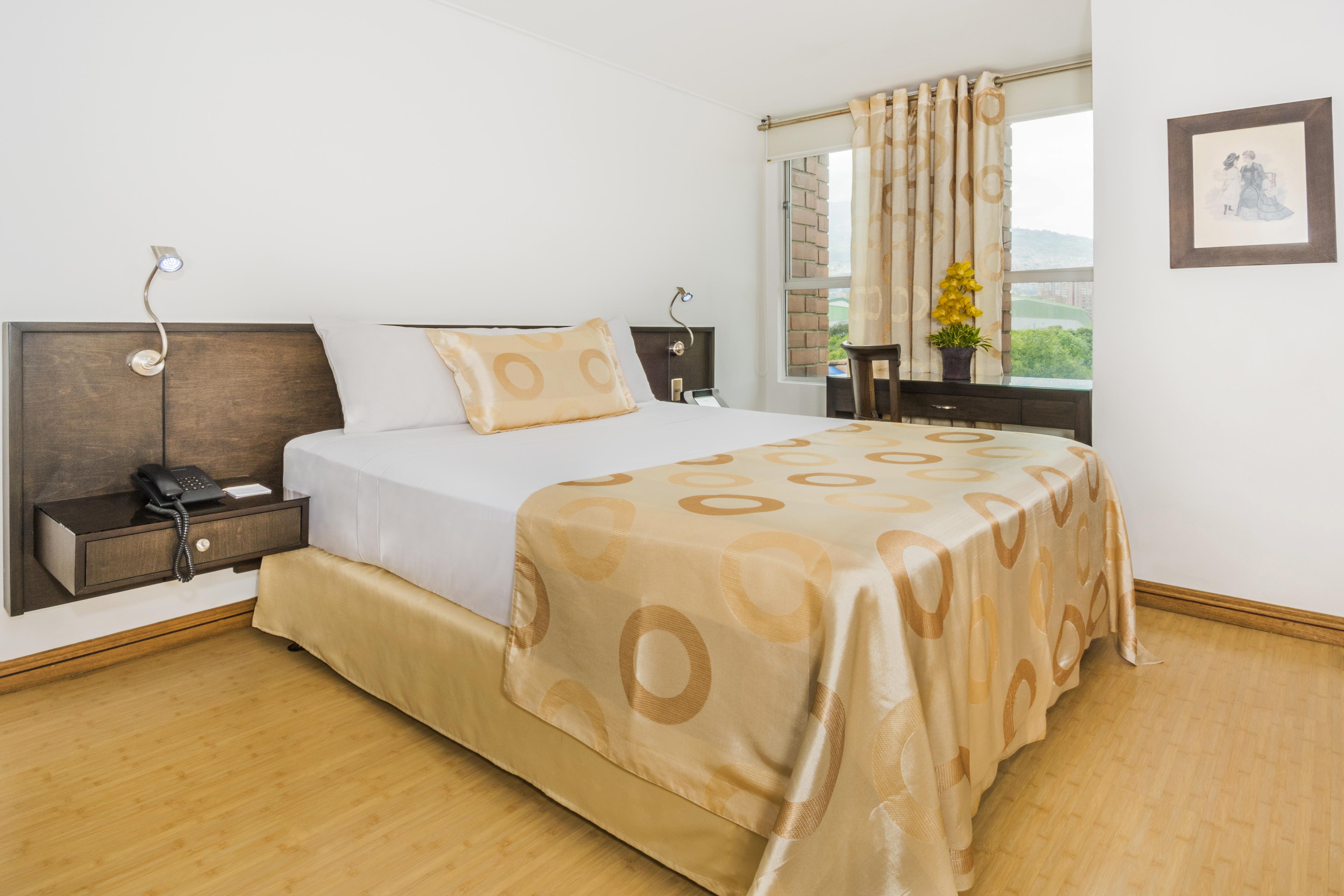 Hotel Egina เมเดยิน ภายนอก รูปภาพ