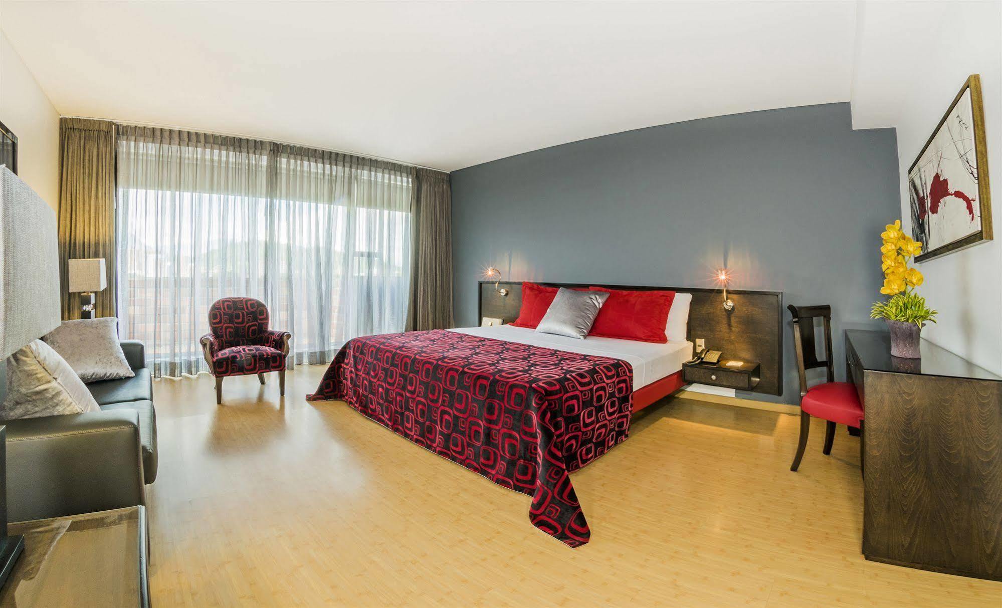 Hotel Egina เมเดยิน ภายนอก รูปภาพ